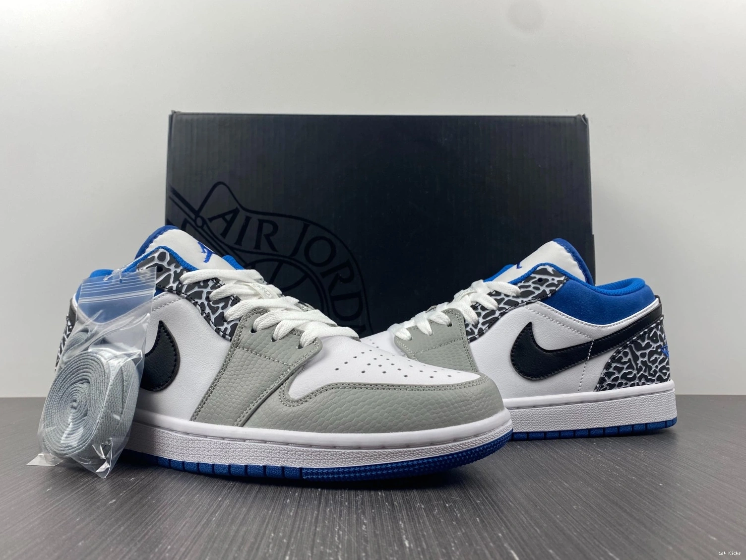 Blue Jordan DM1199-140 Air 1 Low True 0427